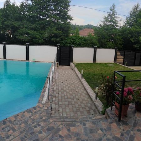 Labebe - Vidraru Hotel Arefu Kültér fotó
